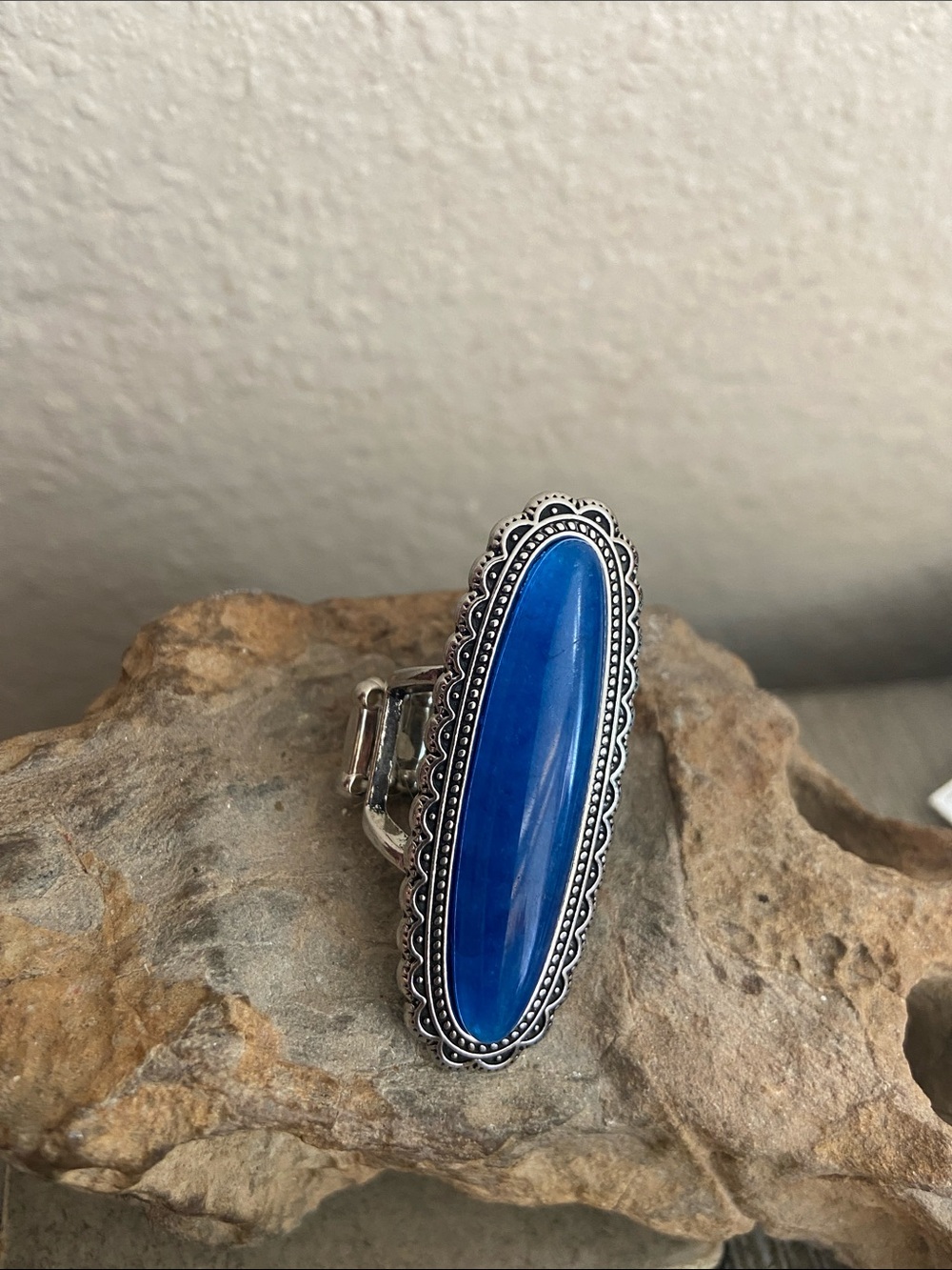 5/$10❤️❤️❤️NEw Silver Tone Zinc Alloy Blue Resin Statement Ring